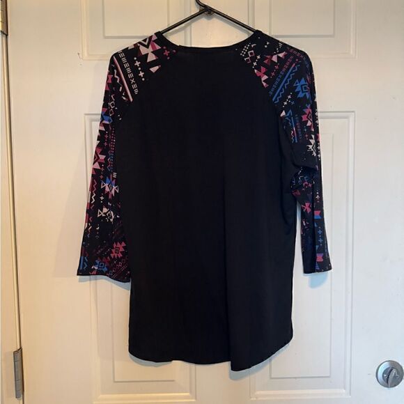 LuLa Roe "Randy Top" Black w/ Pink and Blue Aztec 3/4 length sleeves LLR Size L - Picture 3 of 6